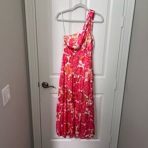 Beautiful summer wedding guest dress!